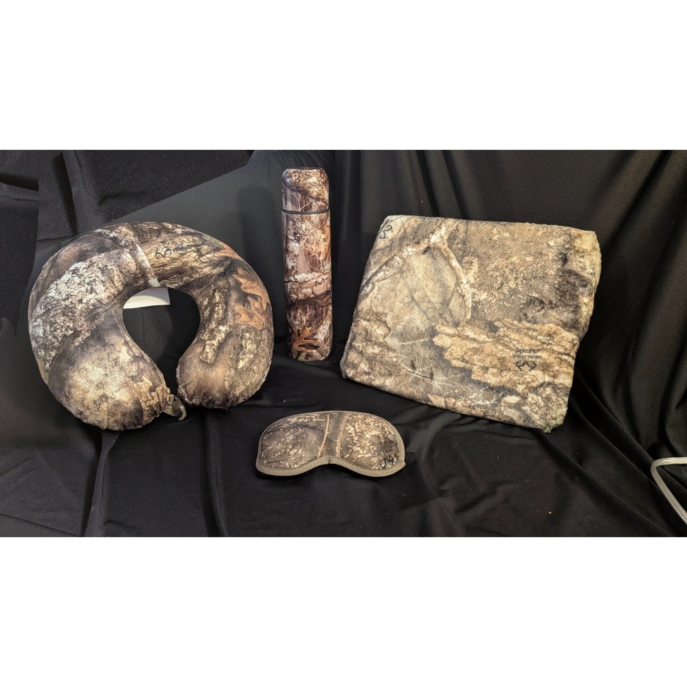 Realtree APX Comfort Set Neck Pillow‎ eye mask, throw blanket and thermos
